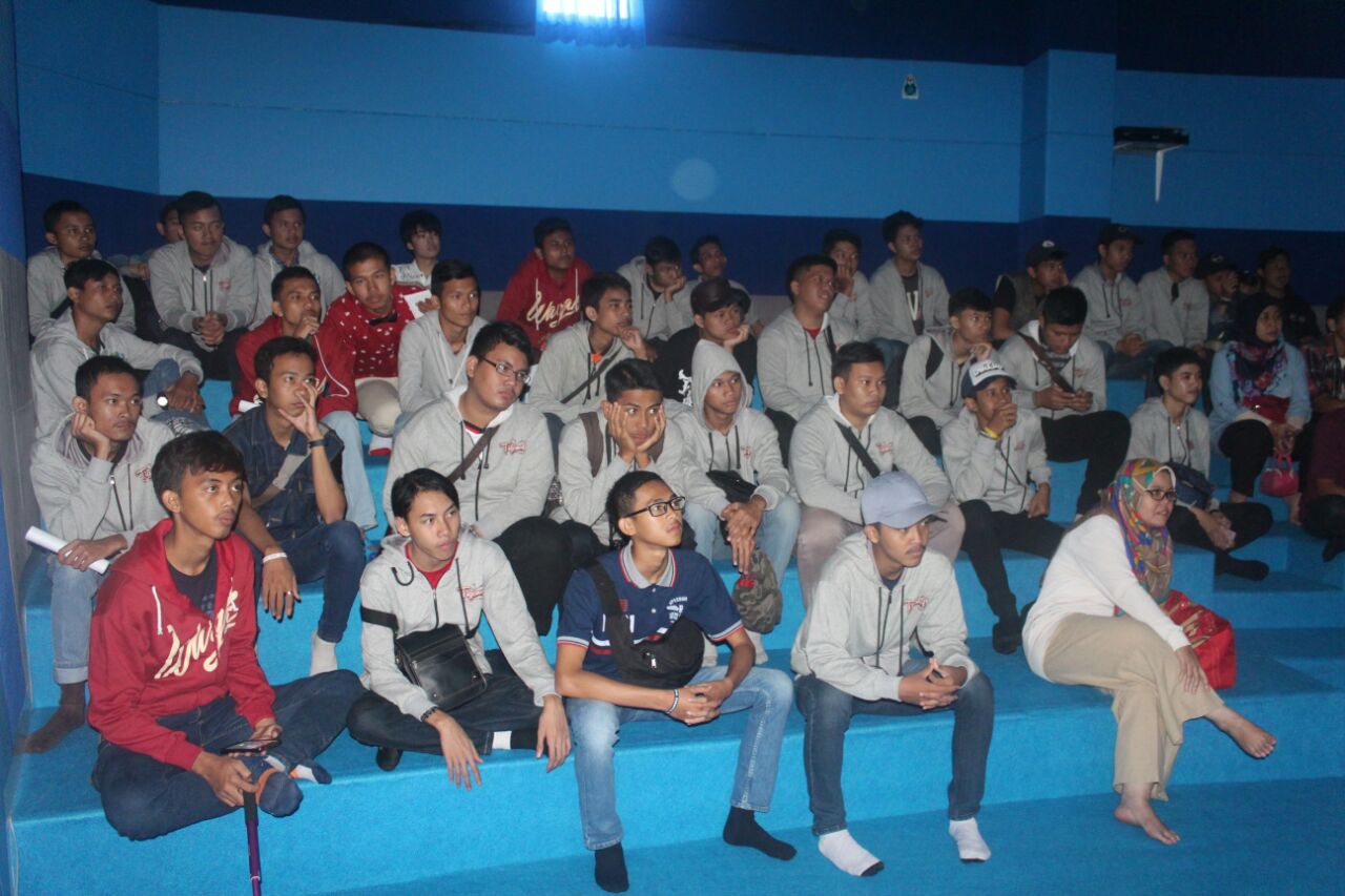 SMA Kornita IPB Ooutdoor Learning di Parangtritis Geomaritime Science Park
