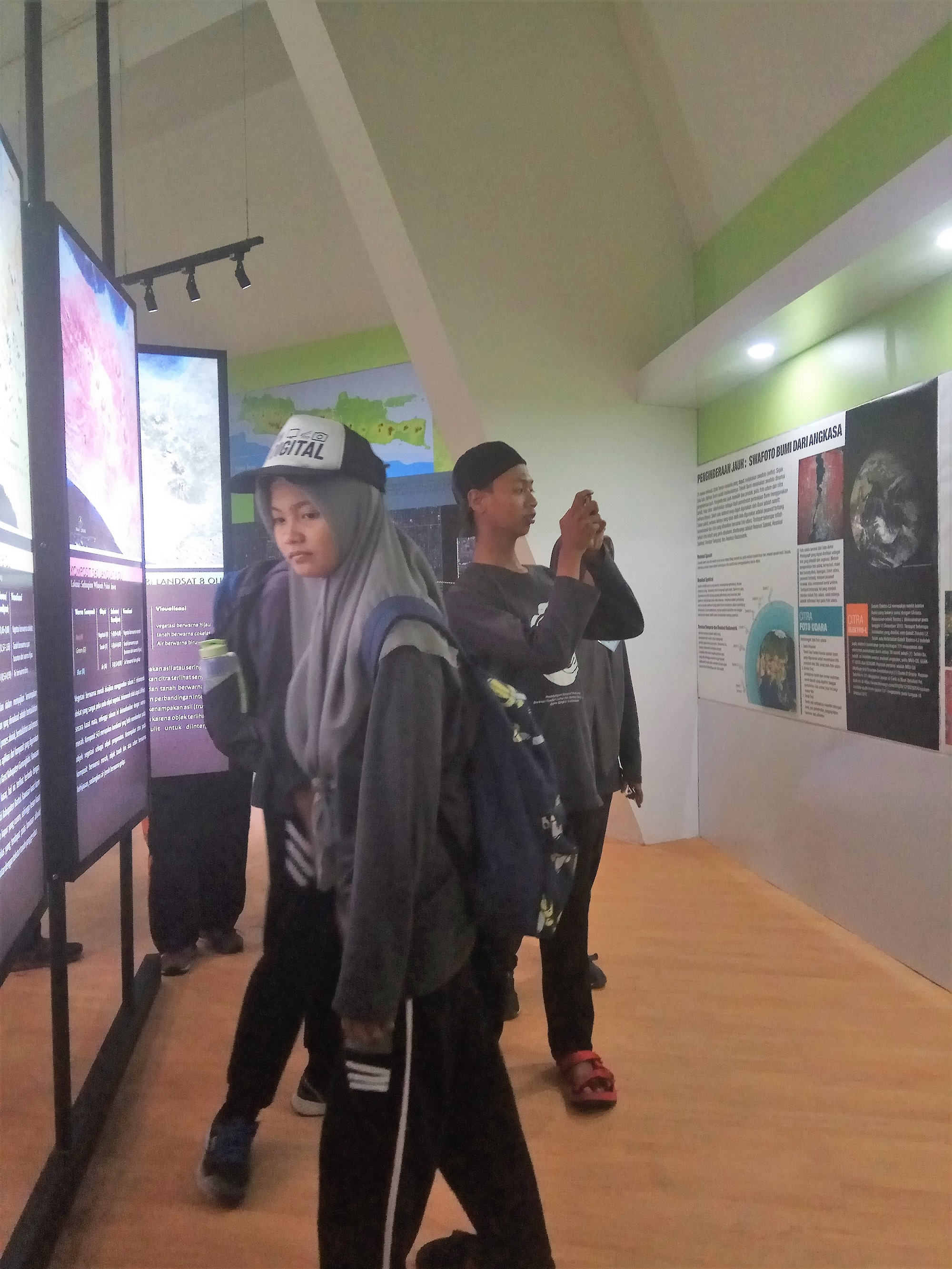 Mahasiswa Geografi UGM Bertandang ke Parangtritis Geomaritime Science Park