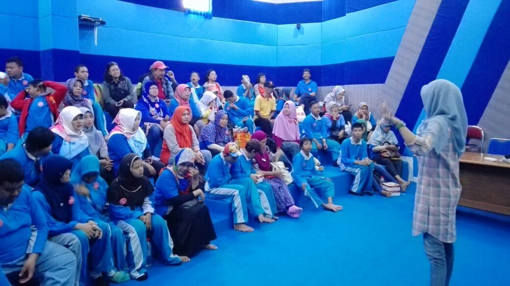 Senyum Bersama Anak-anak Spesial di Parangtritis Geomaritime Science Park