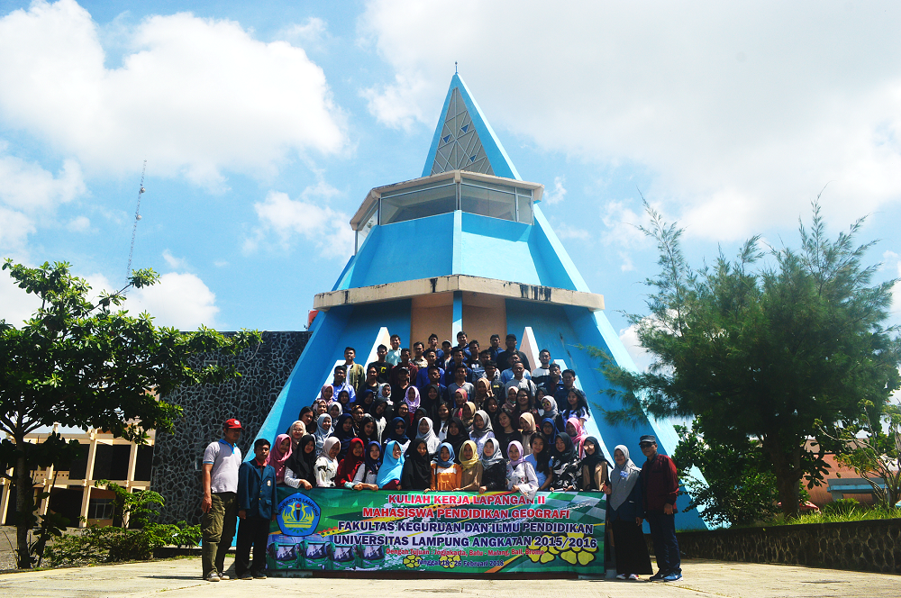 Universitas Lampung: Menggali Pengetahuan dari Gumuk Pasir
