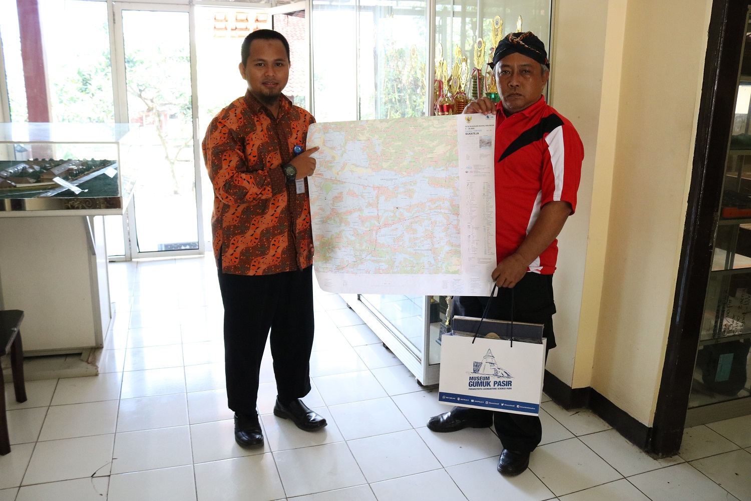 Roadshow PGSP ke SMA untuk MGMP Geografi Kebumen-Purwokerto-Purbalingga