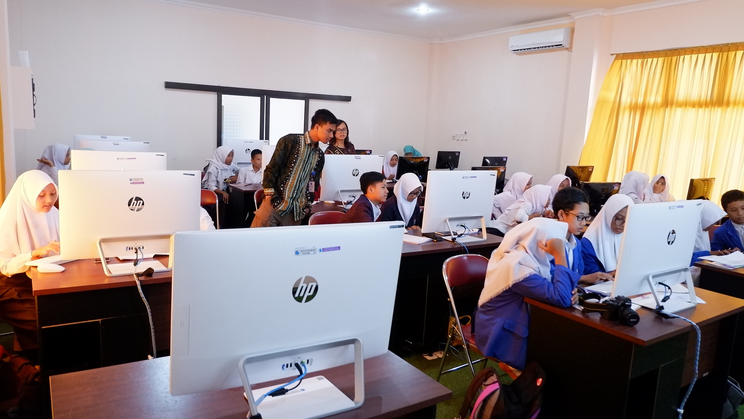 Science Park di Yogyakarta: Workshop dan Kunjungan Sebagai Sarana Belajar