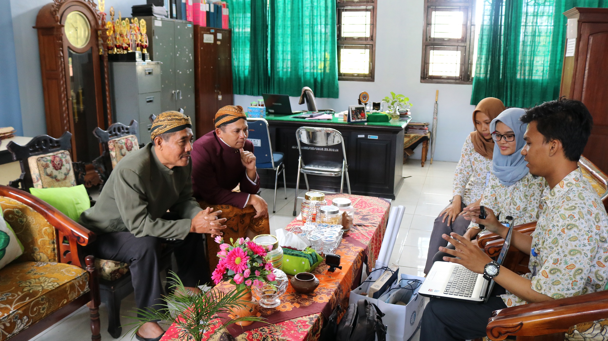 Goes To School : PGSP Road to Solo Raya