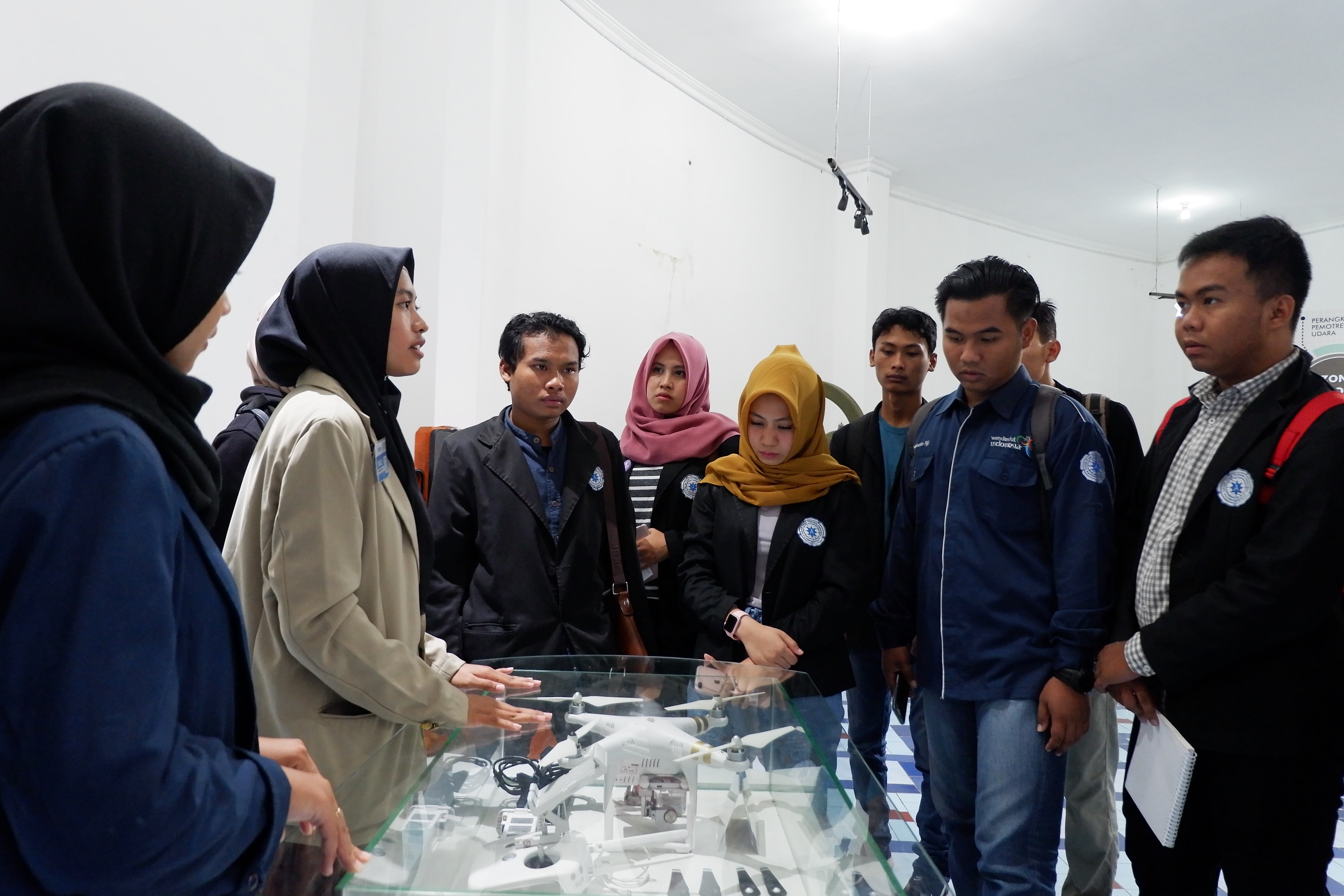STIPRAM: Pariwisata pun Menilik Geografi