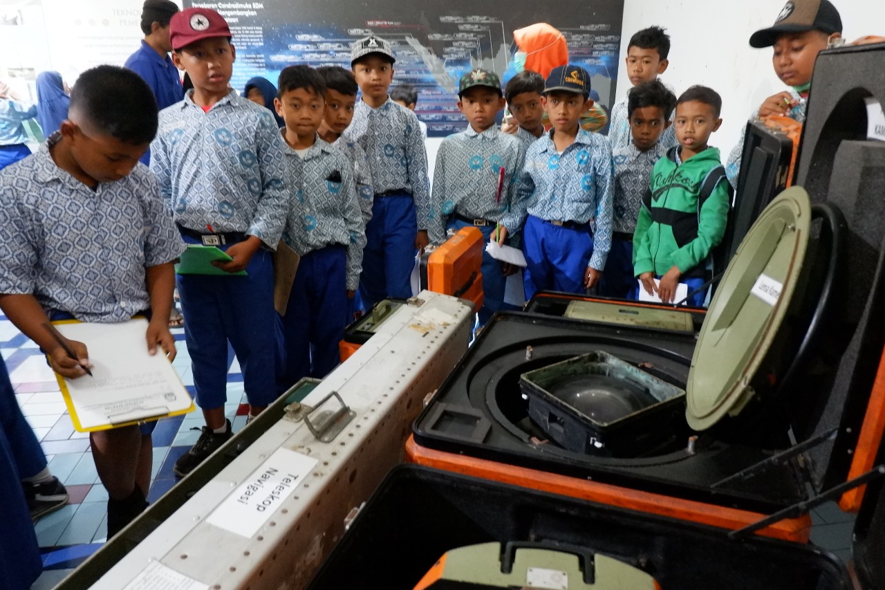 SD Baratan Pakem Belajar Gumuk Pasir di Museum Gumuk Pasir