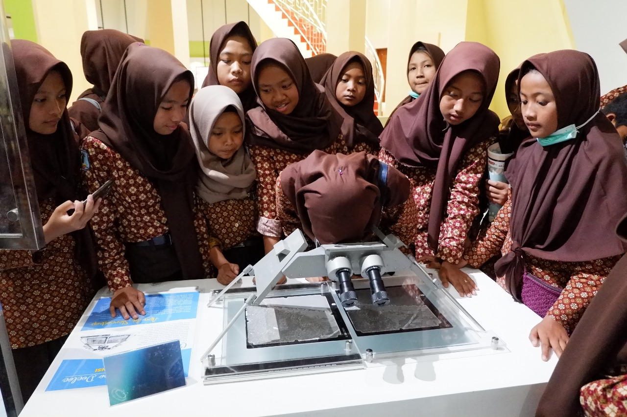 SMP N 4 Samigaluh Belajar Fenomena Gumuk Pasir