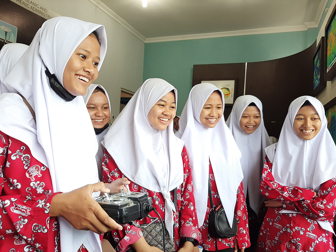 Kunjungan SMA N 2 Sukoharjo dan SMA Santa Maria di Museum Gumuk Pasir